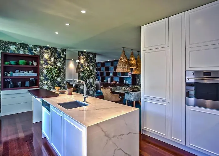 Oscar Chalupsky Apartment *