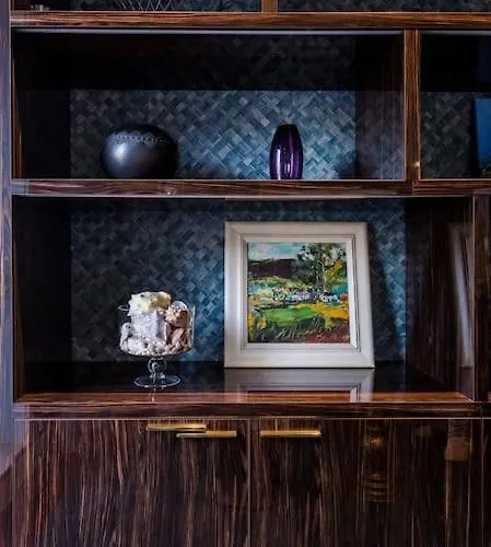 Oscar Chalupsky Apartment *